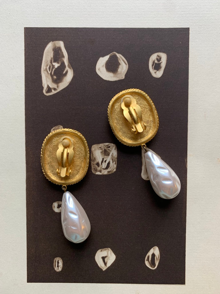 Vintage Ann Taylor clip-on statement earrings